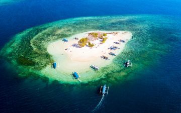 breathtaking beaches and islands in indonesia